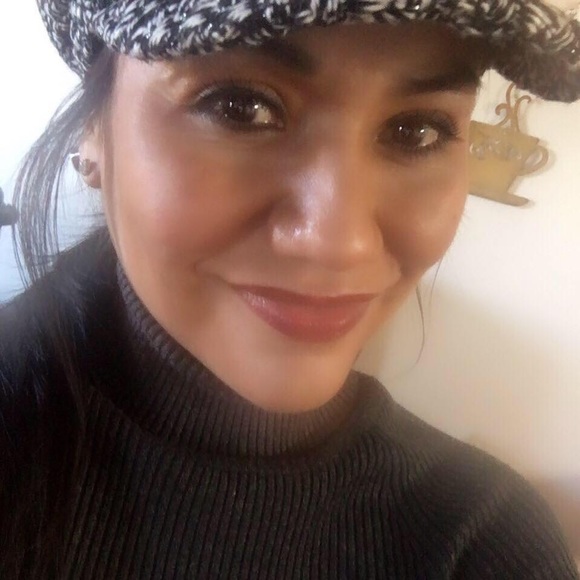 Meet your Posher, Andrea - Picture 8 of 8